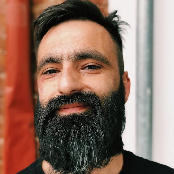 Portrait of Arin Kapoor meditation instructor